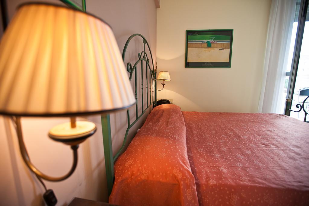 Hotel Rainero Άστι Δωμάτιο φωτογραφία